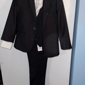 Toddler 3 pc suit with shirt 4T